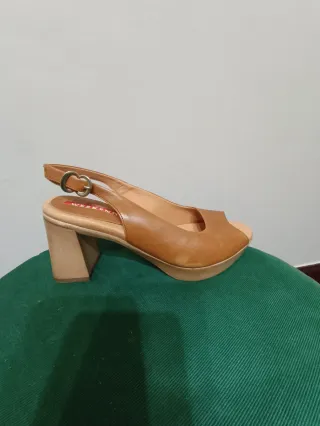Sandalias tacón ancho beige/marrón