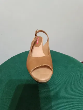 Sandalias tacón ancho beige/marrón