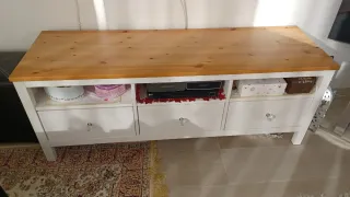 Mueble TV madera y blanco