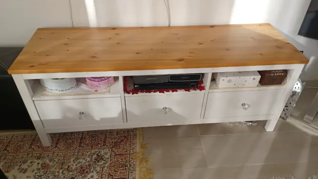 Mueble TV madera y blanco