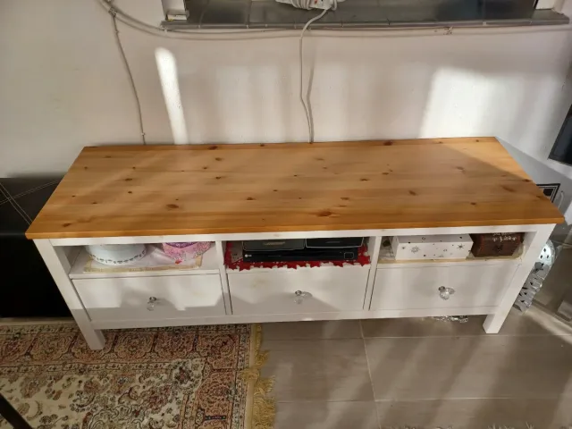 Mueble TV madera y blanco