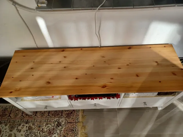 Mueble TV madera y blanco