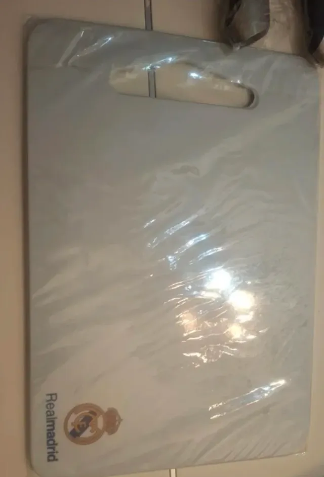 Tagliere Real Madrid con ciotole per aperitivo