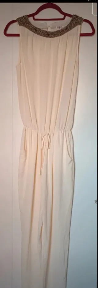 Mono fluido sin mangas beige