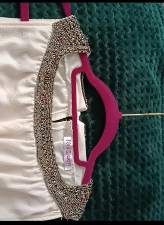 Mono fluido sin mangas beige