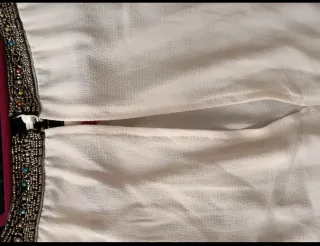 Mono fluido sin mangas beige