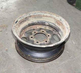 403000f001 llanta nissan terrano 2.7 d 43691