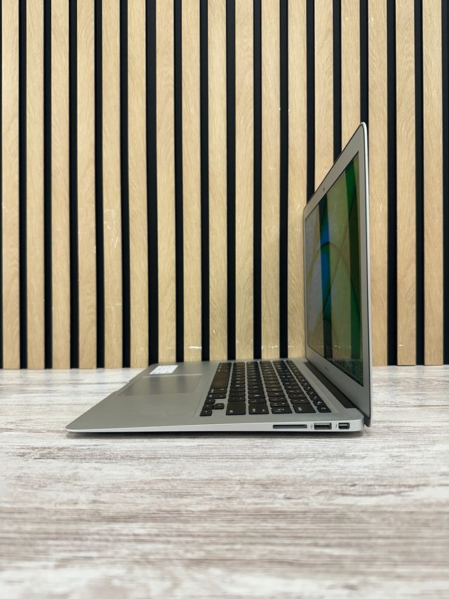 MacBook Air 13" 2015 i7 8gb 256gb SSD