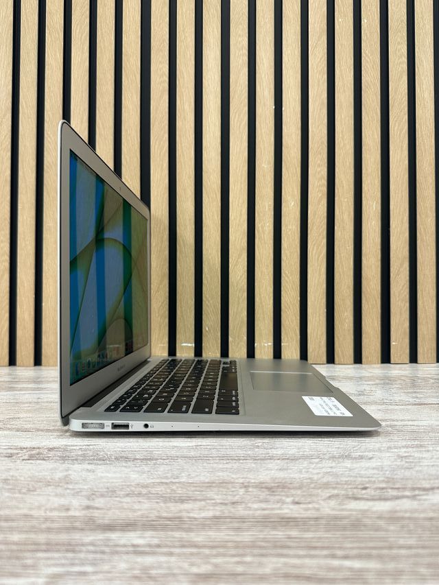 MacBook Air 13" 2015 i7 8gb 256gb SSD