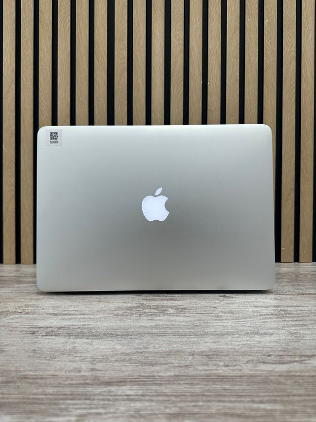 MacBook Air 13" 2015 i7 8gb 256gb SSD