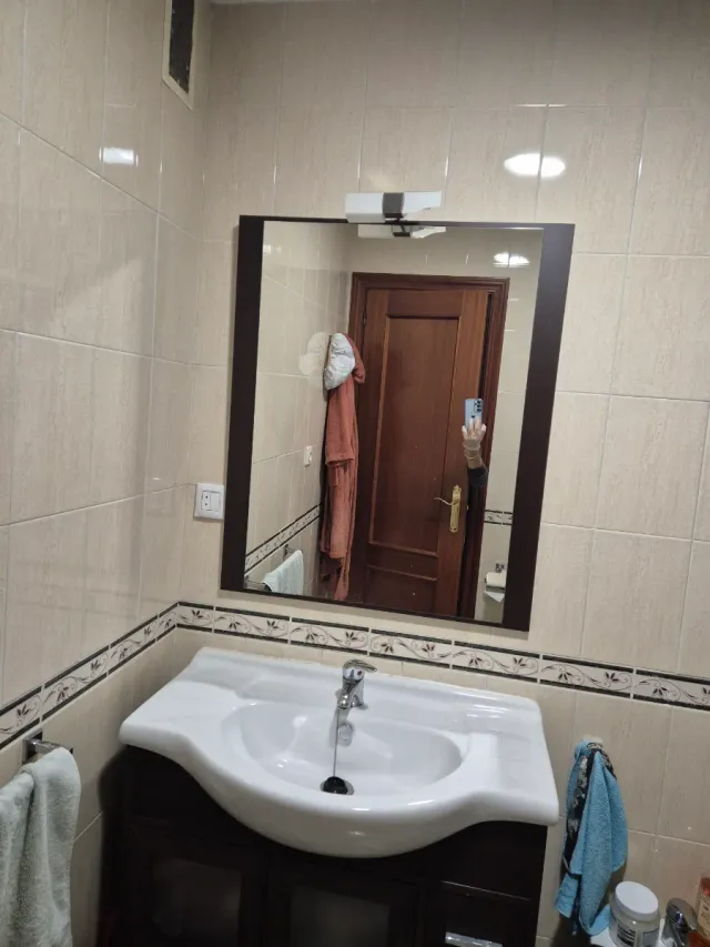Mueble de baño. Regalo espejo
