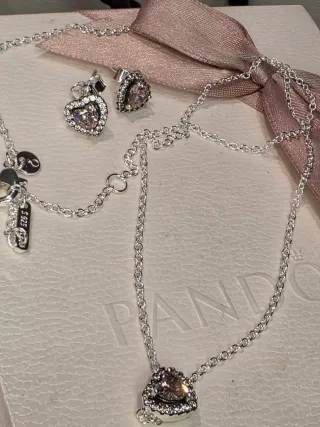 Conjunto Pandora Corazón y Cupcake Rosa