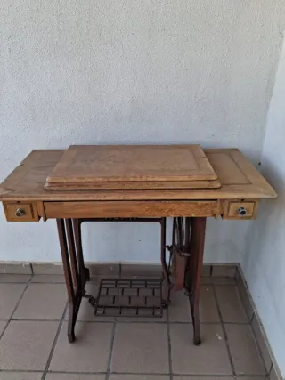 Máquina de coser antigua Alfa