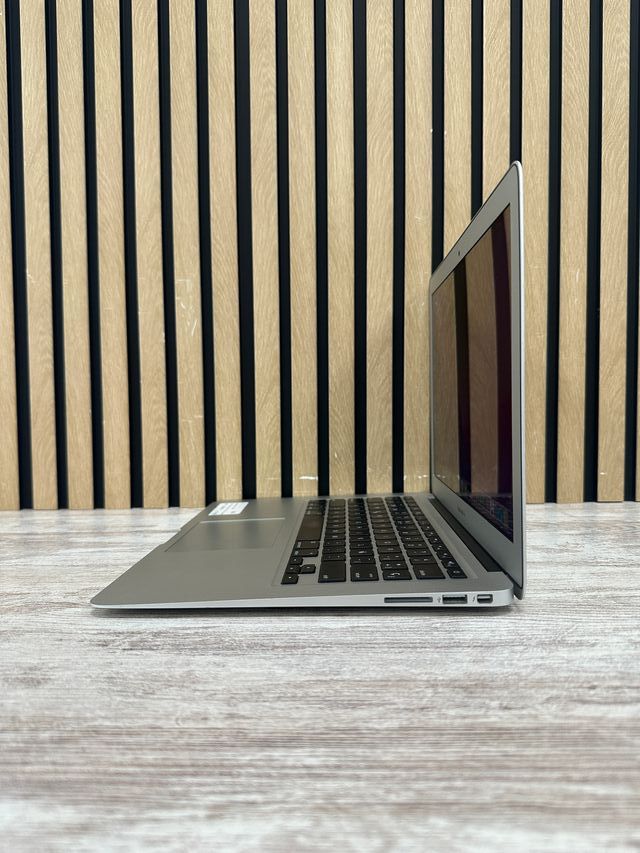 MacBook Air 13" 2015 i7 8gb 256gb SSD