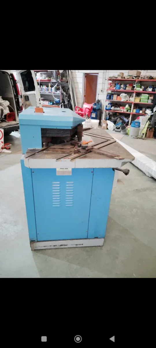 Escantonadora Euromac 220/6S