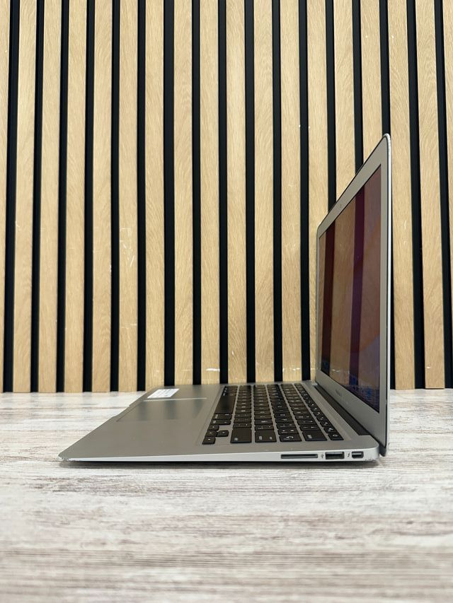 MacBook Air 13" 2017 i5 8gb 128gb SSD