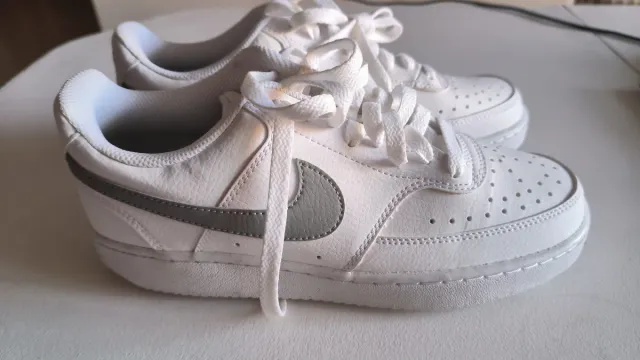 Zapatillas Nike Court Blancas y Grises