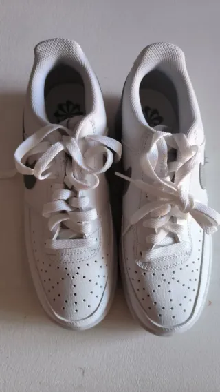 Zapatillas Nike Court Blancas y Grises