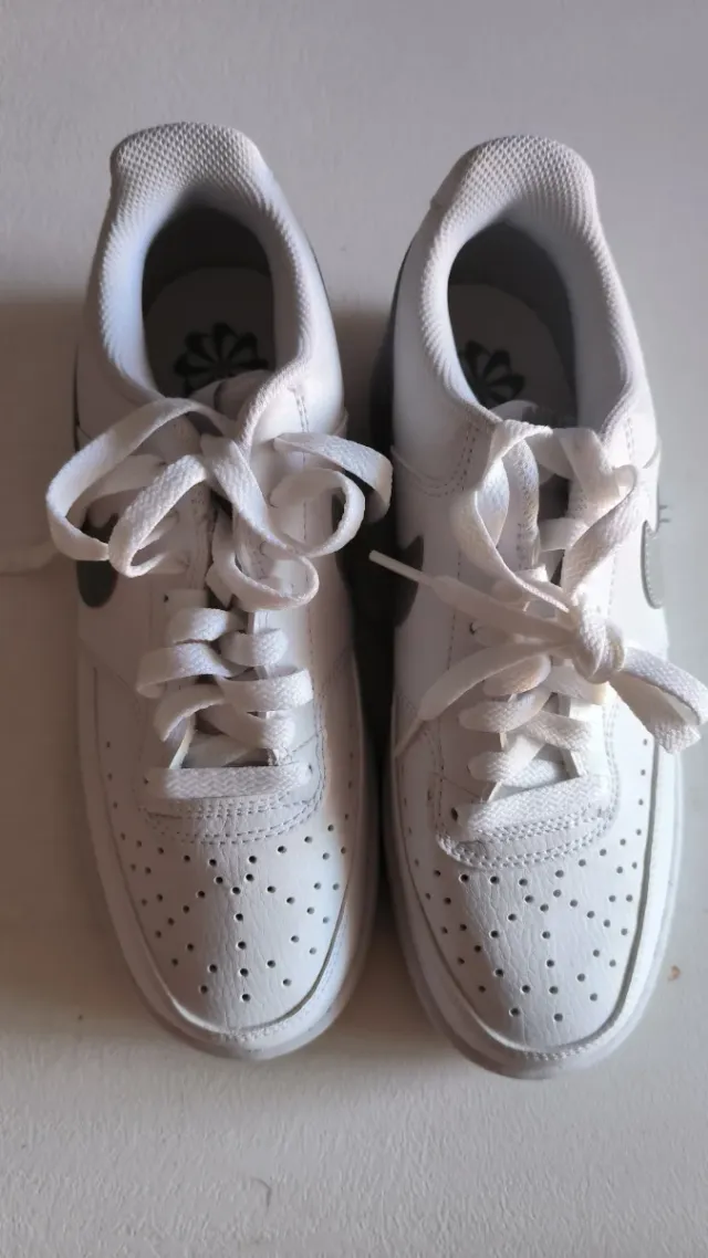 Zapatillas Nike Court Blancas y Grises