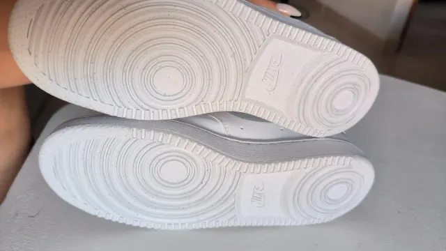 Zapatillas Nike Court Blancas y Grises