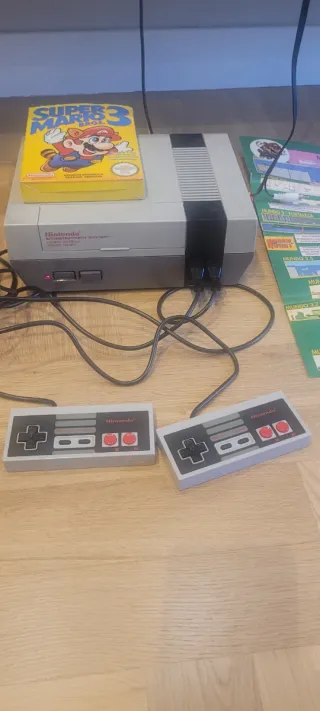 Consola Nintendo NES + Super Mario Bros 3