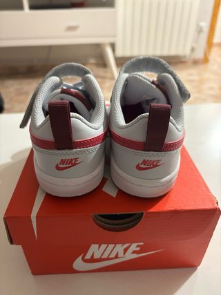 Zapatillas Nike Niña Rosa y Blanco talla 29,5
