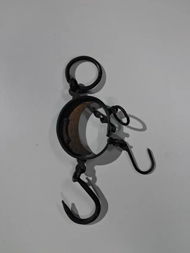 Bilancia antica mezzaluna