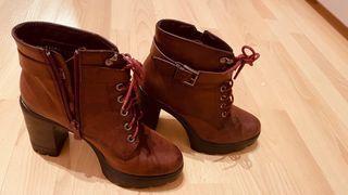 Botines de vestir granates de piel