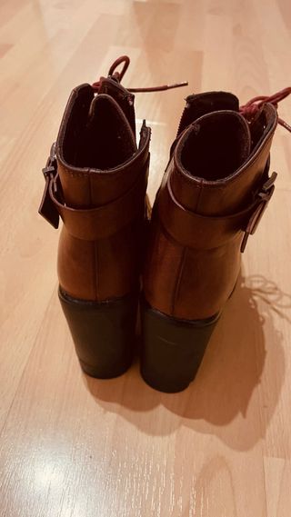 Botines de vestir granates de piel