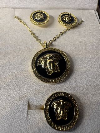 Conjunto Versace Reloj, Pulsera, Collar y Pendient