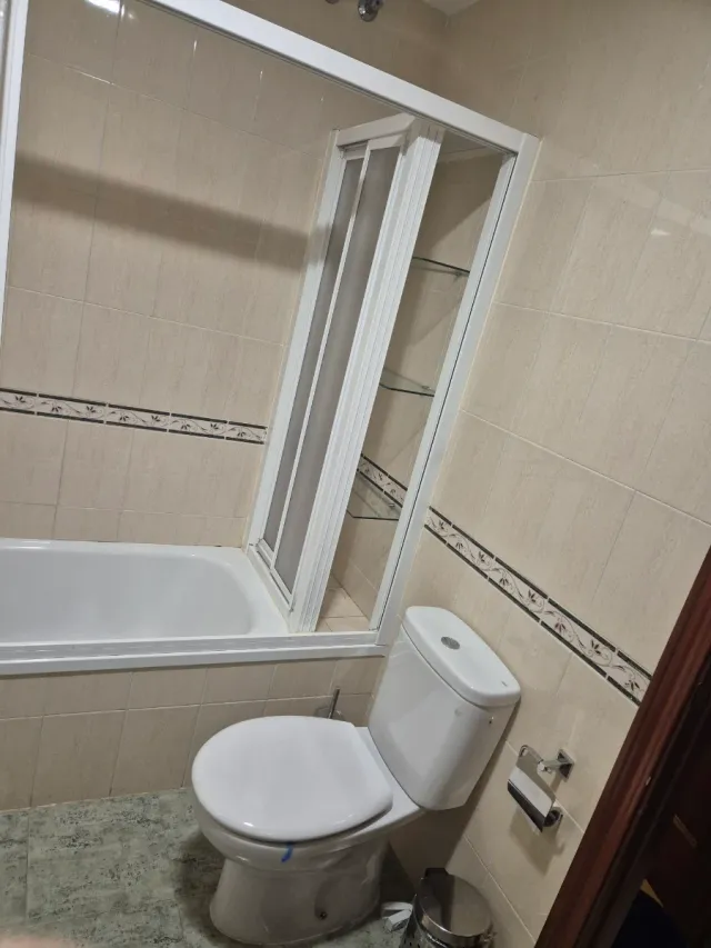 Mamparas correderas para armario de baño