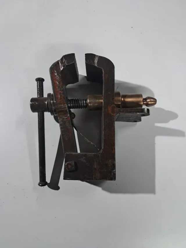 Vitone da banco antico