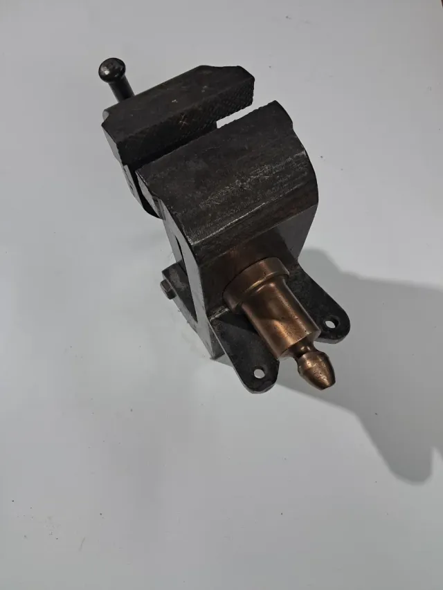 Vitone da banco antico