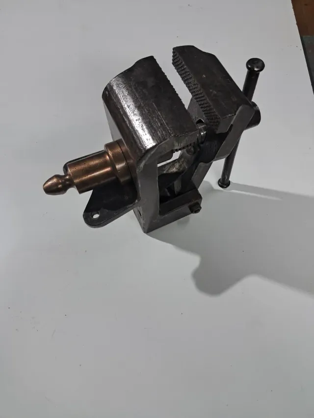 Vitone da banco antico