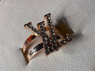 Conjunto Louis Vuitton: Reloj, Pulsera, Collar y A