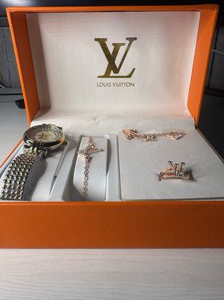 Conjunto Louis Vuitton: Reloj, Pulsera, Collar y A
