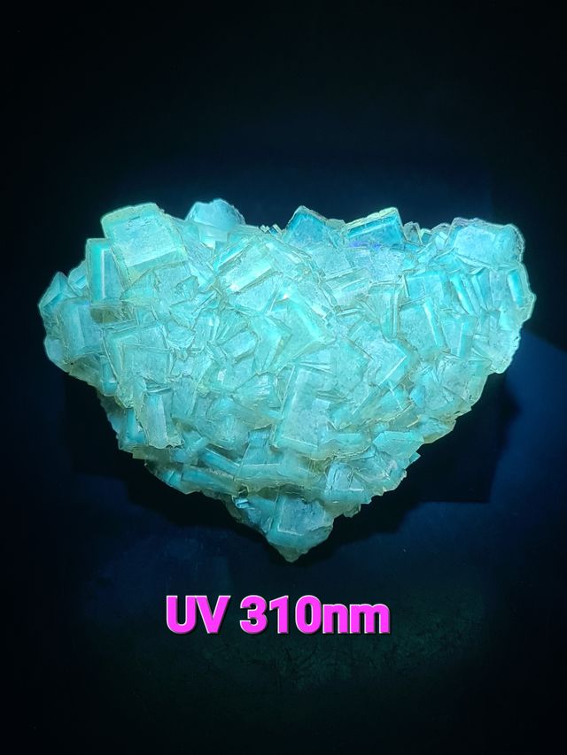 Fluorite Minerale Fluorescente e Fosforescente