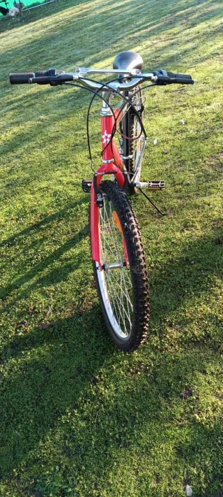 Bicicleta Montaña BTT Hador Roja y Negra