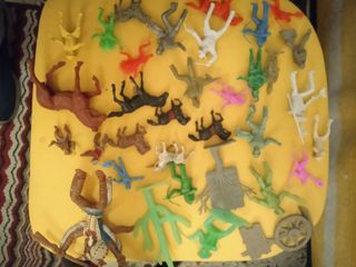 Vecchi soldatini di plastica in stile vintage