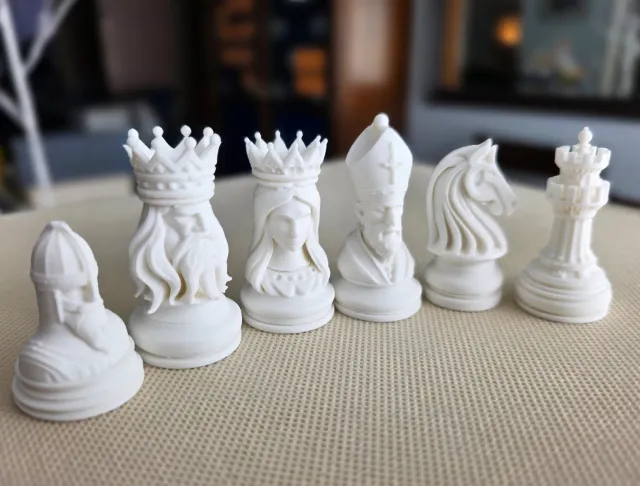 Scacchi Intagliati Re 12cm