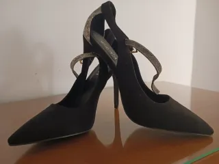 Zapatos de tacón negros sin estrenar