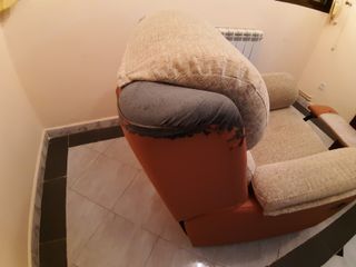 Sofá 3 plazas beige/rosado + sillón relax