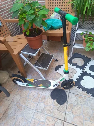 Patinete infantil poco uso