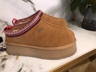 UGG Suela Gruesa Boho Talla 38