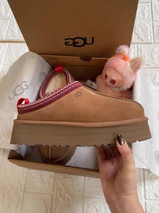UGG Plataforma Boho Talla 36