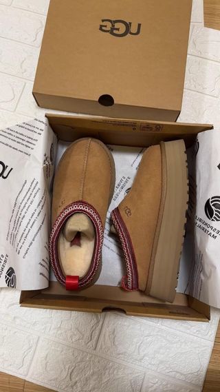 UGG Plataforma Boho Talla 36