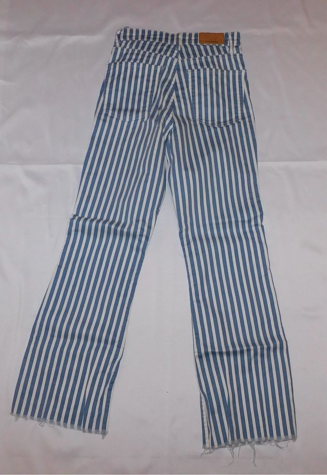 Pantalón vaquero rayas azul y blanco