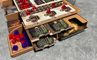 Tablero jugador Tainted grail King of Ruins y TG