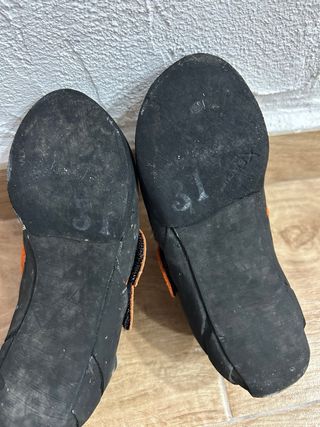 Pies de gato escalada niño.