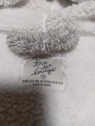 Bata con capucha para mujer